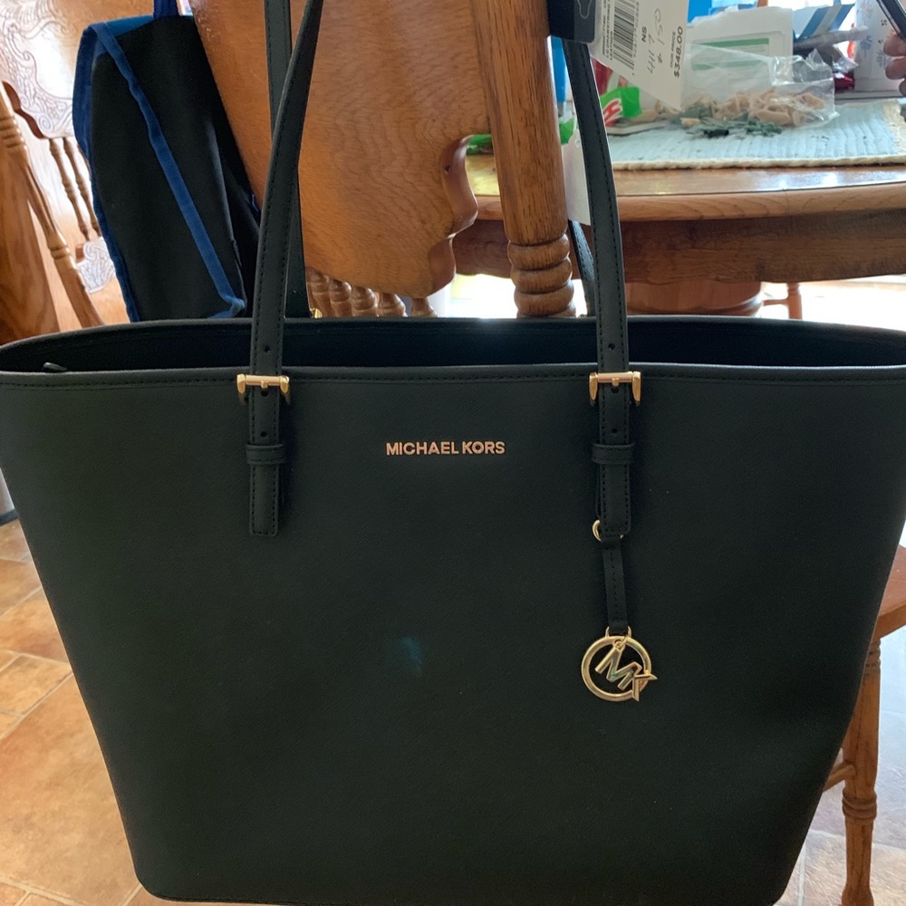Large Michael Kors Bag. Never been used!!